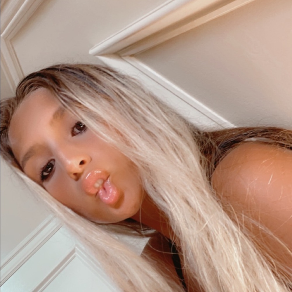 Meet your Posher, Emanuella